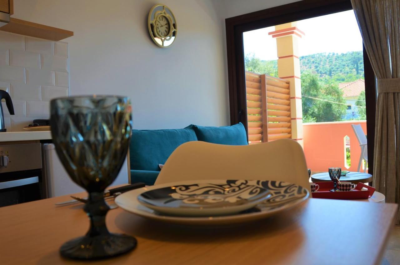 Pagiatakis Suites Parga Esterno foto